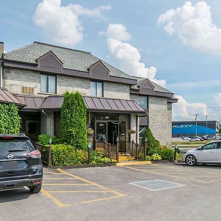 Quality Hotel & Suites Sherbrooke Exterior photo