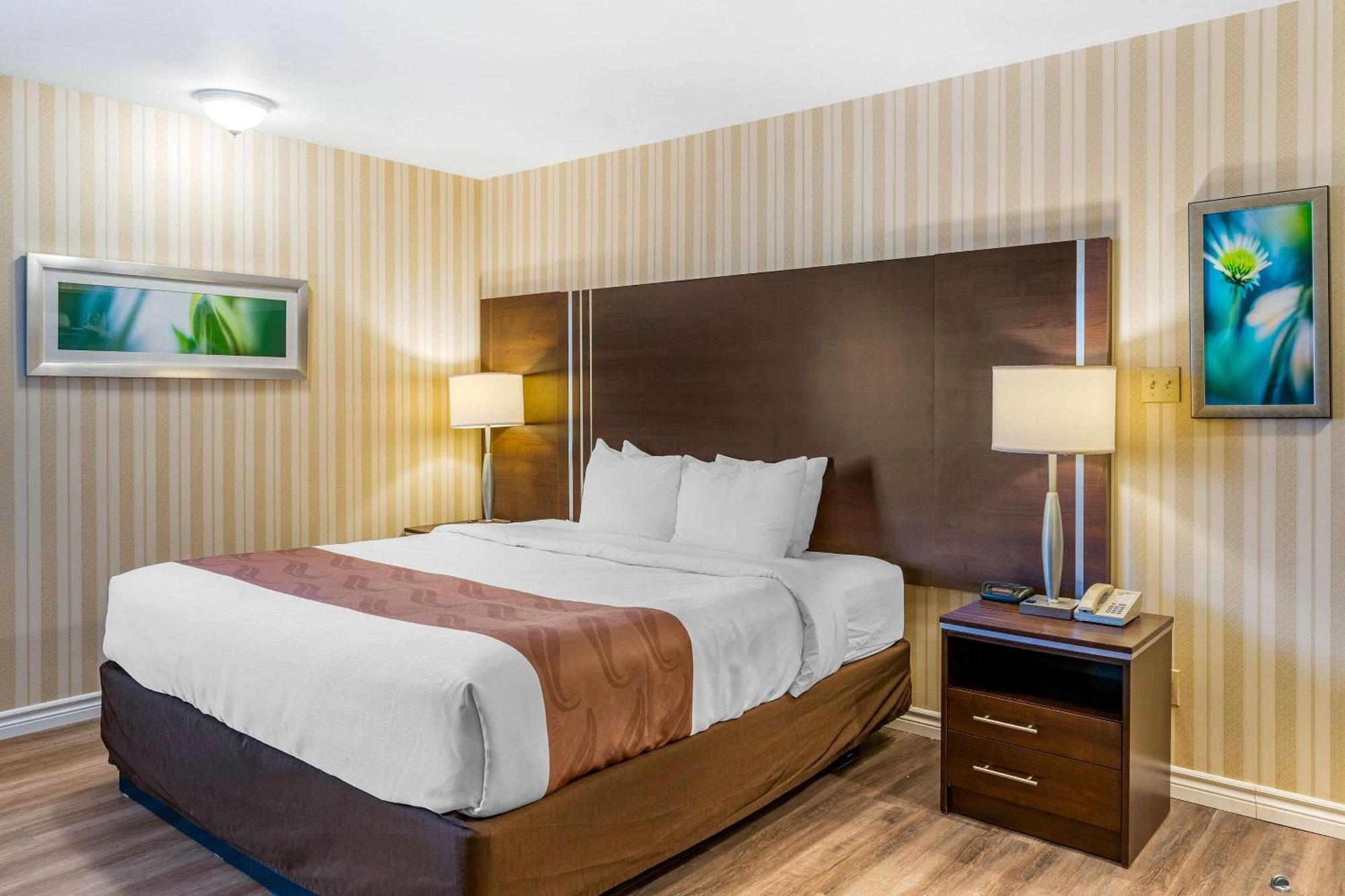 Quality Hotel & Suites Sherbrooke Exterior photo