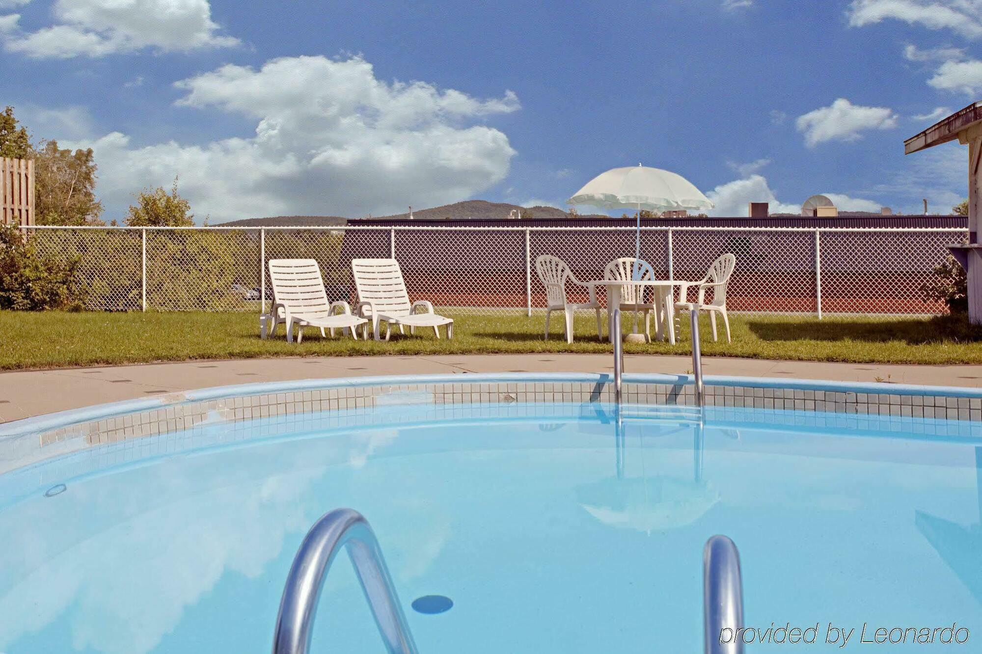 Quality Hotel & Suites Sherbrooke Facilities photo